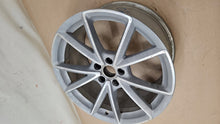 Load image into Gallery viewer, 1x Alufelge 19 Zoll 9.0&quot; 5x112 4H0601025CE Audi A8 A7 Rim Wheel