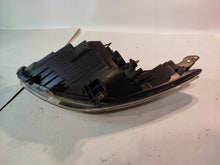 Laden Sie das Bild in den Galerie-Viewer, Frontscheinwerfer Mazda I 2 DR6151030 Rechts Scheinwerfer Headlight SCH7599768139vl