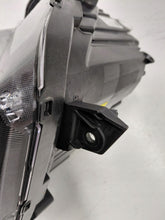 Laden Sie das Bild in den Galerie-Viewer, Frontscheinwerfer Hyundai Tucson 92102N7100 Full LED FALSE Headlight SCH3469145759hs