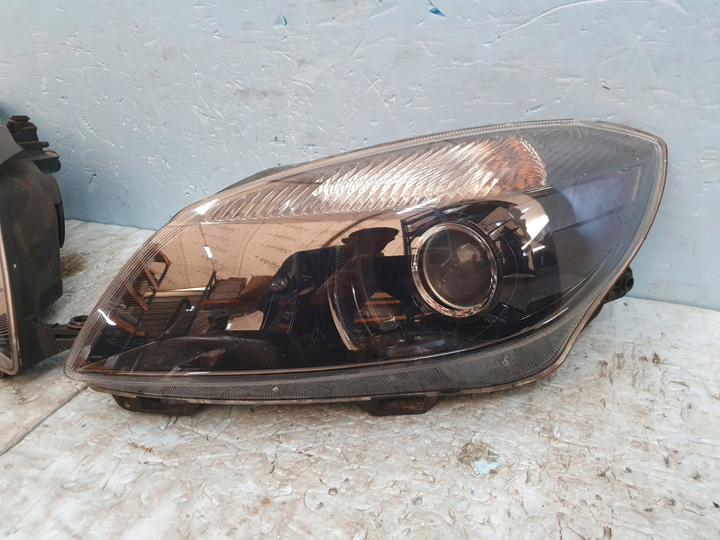 Frontscheinwerfer Skoda Fabia Ein Stück (Rechts oder Links) Headlight