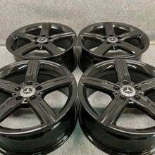 Laden Sie das Bild in den Galerie-Viewer, 4x Alufelge 18 Zoll 7.5" 5x112 49ET Glanz Schwarz A1774013200 Mercedes-Benz Cla FEL9145924461ei