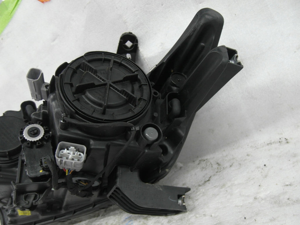 Frontscheinwerfer Mitsubishi Outlander III 8301C8-54 Rechts Headlight