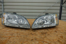 Load image into Gallery viewer, Frontscheinwerfer Ford Focus II Ein Satz Scheinwerfer Headlight SCH8346884257hn