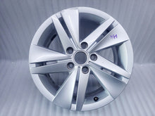 Laden Sie das Bild in den Galerie-Viewer, 1x Alufelge 16 Zoll 7.0&quot; 5x112 48ET Glanz Silber 5H0601025 VW Golf Rim Wheel