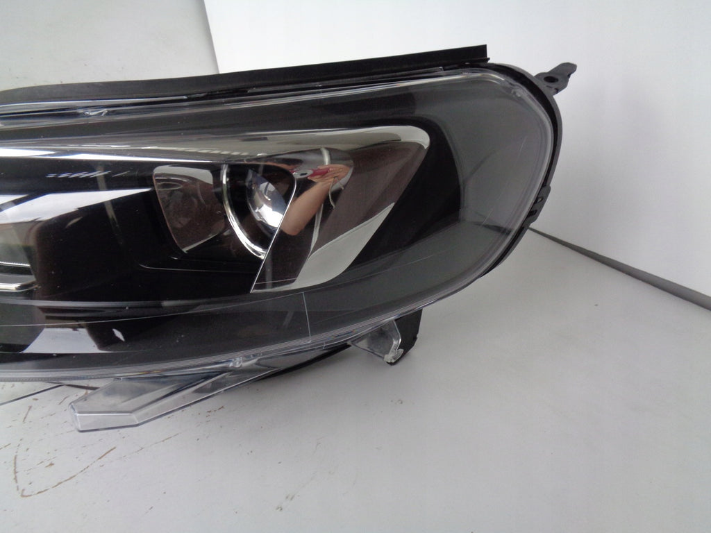 Frontscheinwerfer Opel Zafira Vivaro C 9832837680 LED Links Headlight