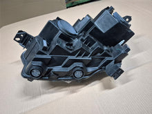 Laden Sie das Bild in den Galerie-Viewer, Frontscheinwerfer Toyota Proace City 73523126 Rechts Scheinwerfer Headlight SCH8307075994mb