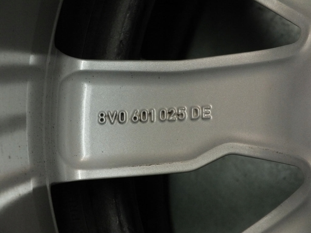 1x Alufelge 17 Zoll 7.5" 5x112 43ET Glanz Silber 8V0601025 Audi Rim Wheel FEL9065438210lh