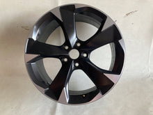 Laden Sie das Bild in den Galerie-Viewer, 1x Alufelge 18 Zoll 7.5" 5x112 46ET Glanz Schwarz 5FA601025H Cupra Leon FEL2319647214pt