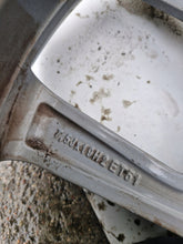 Load image into Gallery viewer, 1x Alufelge 19 Zoll 7.5&quot; 5x112 51ET 5E0601025 Skoda Octavia Rim Wheel