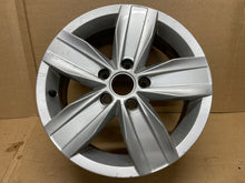 Load image into Gallery viewer, 1x Alufelge 16 Zoll 7.0&quot; 5x112 42ET Glanz Silber 2K5601025Q VW Caddy Rim Wheel