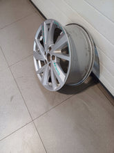 Laden Sie das Bild in den Galerie-Viewer, 1x Alufelge 17 Zoll 7.0" 5x112 45ET 81A601025C Audi Q2 Rim Wheel FEL9747251150ge