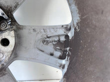 Laden Sie das Bild in den Galerie-Viewer, 1x Alufelge 17 Zoll 8V0601025BK Audi A3 Rim Wheel FEL6569995749es