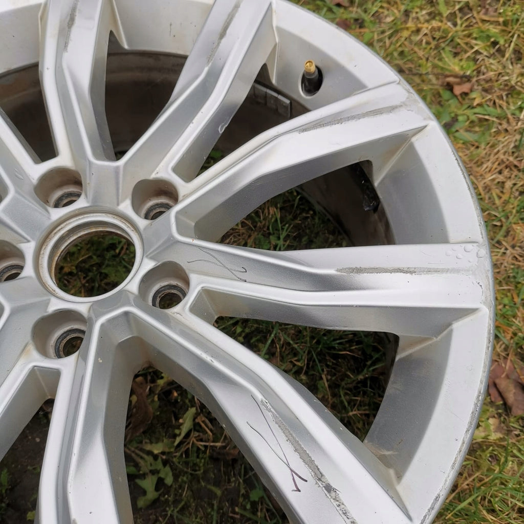 1x Alufelge 18 Zoll 7.0" 5x112 58ET Glanz Silber 2GA601025D VW T-Roc Rim Wheel FEL6889582098mb