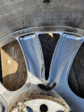 Laden Sie das Bild in den Galerie-Viewer, 1x Alufelge 18 Zoll 7.5&quot; 5x108 49ET 9671401880 Peugeot Rim Wheel