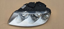 Laden Sie das Bild in den Galerie-Viewer, Frontscheinwerfer VW Touareg 7L6941015BK 89307851 Xenon Links Headlight