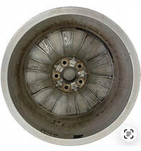 Laden Sie das Bild in den Galerie-Viewer, 1x Alufelge 17 Zoll 7.0" 5x112 34ET Glanz Silber 80A601025J Audi Q5 Q3 Rim Wheel FEL9994382312gk