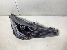 Laden Sie das Bild in den Galerie-Viewer, Frontscheinwerfer Toyota Corolla 81110-02S70 81110-02S78 LED Rechts oder Links