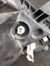 Laden Sie das Bild in den Galerie-Viewer, Frontscheinwerfer Opel Vivaro Trafic 8200701354 Links Scheinwerfer Headlight