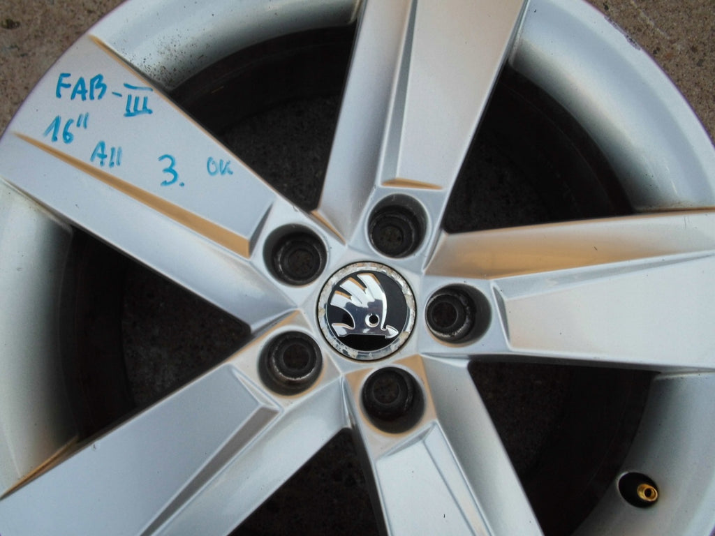 1x Alufelge 16 Zoll 7.0" 5x100 46ET Glanz Silber 6V0601025B Skoda Fabia Iii FEL4720866064ki