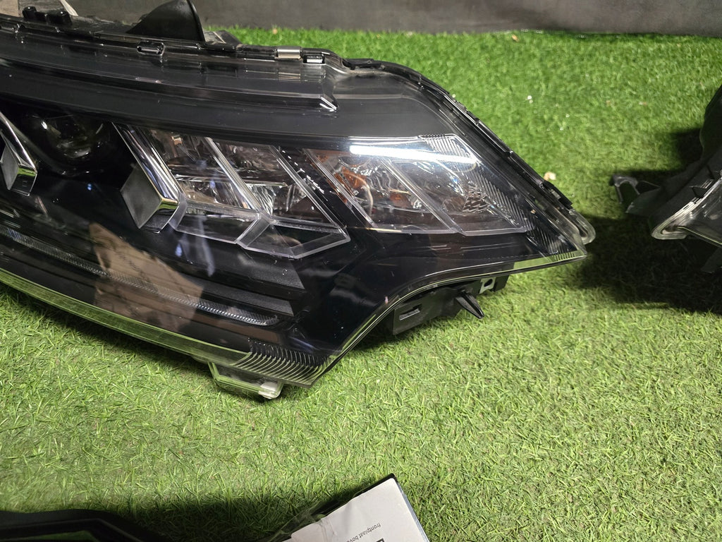 Frontscheinwerfer Mitsubishi Outlander III 8301D3-31 Full LED Ein Satz Headlight