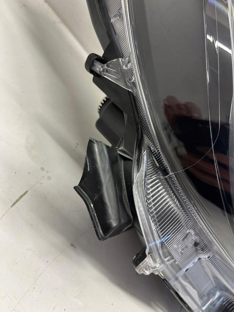 Frontscheinwerfer Toyota Yaris Ein Stück (Rechts oder Links) Headlight SCH7376462697np