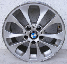 Load image into Gallery viewer, 1x Alufelge 17 Zoll 7.0&quot; 5x120 47ET Glanz Silber 6757042 BMW E90 Rim Wheel