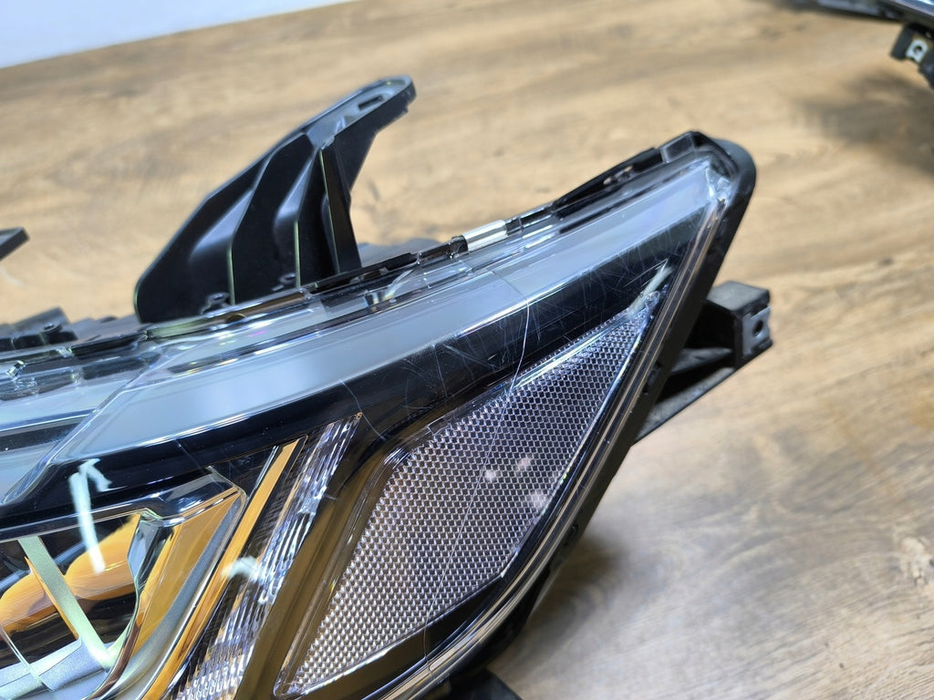 Frontscheinwerfer Mitsubishi Outlander III ECM921-22A10 Links Headlight