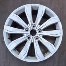 Load image into Gallery viewer, 1x Alufelge 17 Zoll 7.0&quot; 5x112 43ET Glanz Silber 2GA601025A Vw Rim Wheel