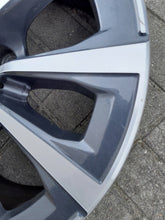 Load image into Gallery viewer, 1x Alufelge 17 Zoll 7.5" 5x112 30ET Glanz Graphit 6883517 BMW G21 G20 Mg FEL7495544165tf