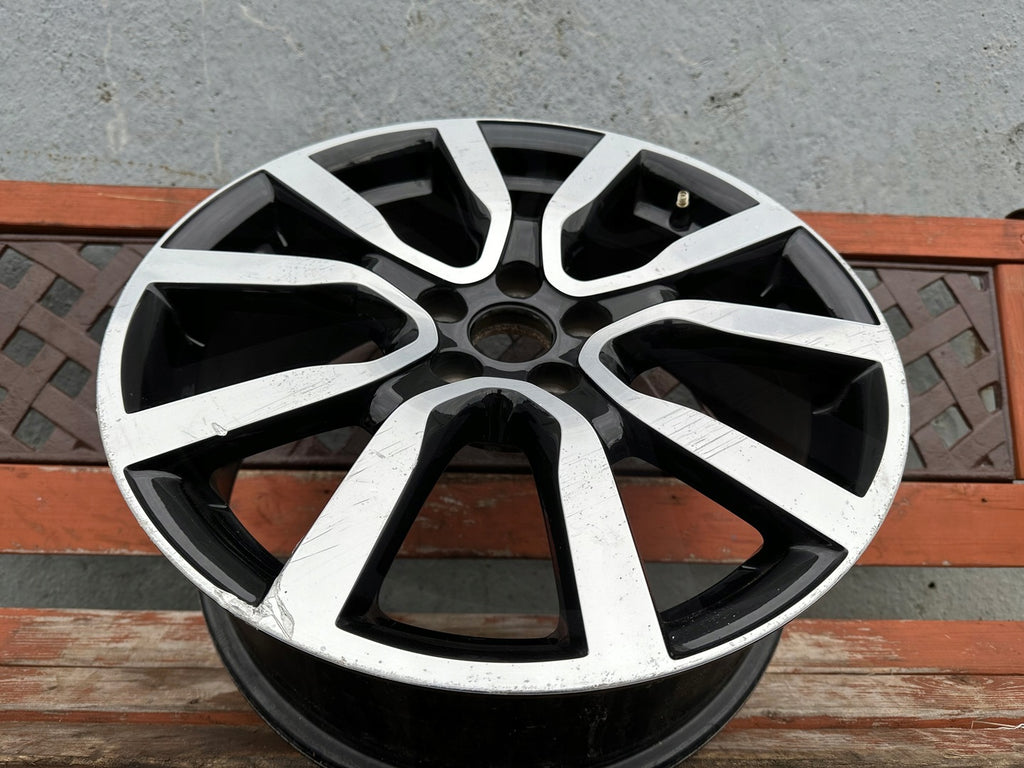 1x Alufelge 17 Zoll 7.0" 5x100 46ET Glanz Schwarz 8R0601025AG VW Polo Rim Wheel