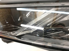 Laden Sie das Bild in den Galerie-Viewer, Frontscheinwerfer Skoda Octavia IV 5E4941015A LED Links Scheinwerfer Headlight SCH9015781176qr