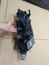 Laden Sie das Bild in den Galerie-Viewer, Frontscheinwerfer Skoda Octavia IV 5E4941015A Links Scheinwerfer Headlight SCH3667933807ld