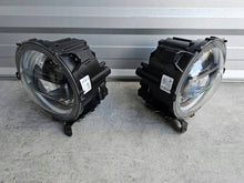 Laden Sie das Bild in den Galerie-Viewer, Frontscheinwerfer Jeep Wrangler Jl 68596463AA 68596462AA Ein Satz Headlight SCH1331671185bv