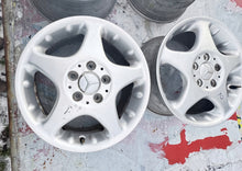 Load image into Gallery viewer, 4x Alufelge 16 Zoll 6.5" 5x112 56ET Glanz Silber 1684010902 Mercedes-Benz FEL6402975537yb