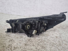 Laden Sie das Bild in den Galerie-Viewer, Frontscheinwerfer Toyota Hilux VIII MKE174 Rechts Scheinwerfer Headlight SCH2279865543ty