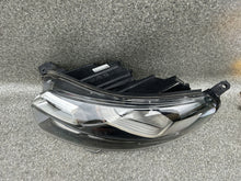 Laden Sie das Bild in den Galerie-Viewer, Frontscheinwerfer Citroën Jumpy Zafira C Vivaro 9808567780 Links Headlight SCH6854704897as