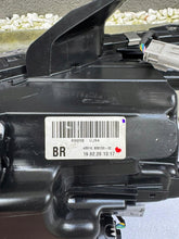 Laden Sie das Bild in den Galerie-Viewer, Frontscheinwerfer Mitsubishi Outlander III 4BX19 8301D3 LED Rechts Headlight