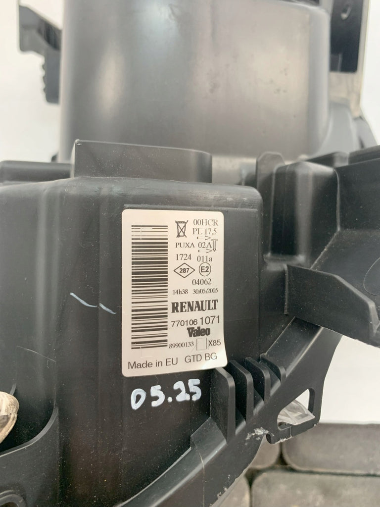 Frontscheinwerfer Renault Clio III 7701061071 Links Scheinwerfer Headlight SCH4835111582cp