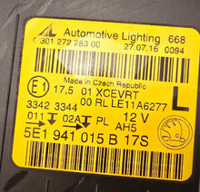 Load image into Gallery viewer, Frontscheinwerfer Skoda Octavia III 5E1941015B Xenon Links Headlight SCH1374972660cx