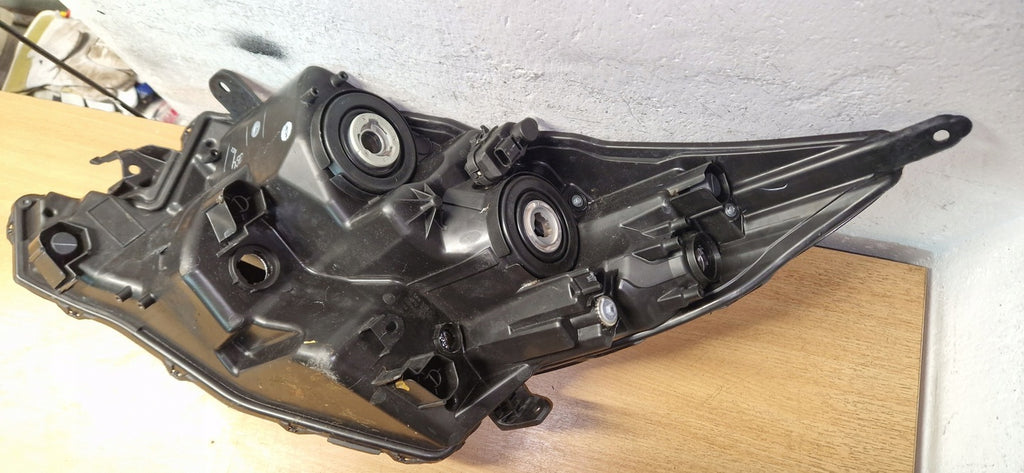 Frontscheinwerfer Toyota Aygo X Rechts Scheinwerfer Headlight SCH7068449614ou