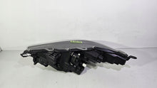 Laden Sie das Bild in den Galerie-Viewer, Frontscheinwerfer Toyota IV Yaris 214231347593 Rechts Scheinwerfer Headlight SCH5981352435gx