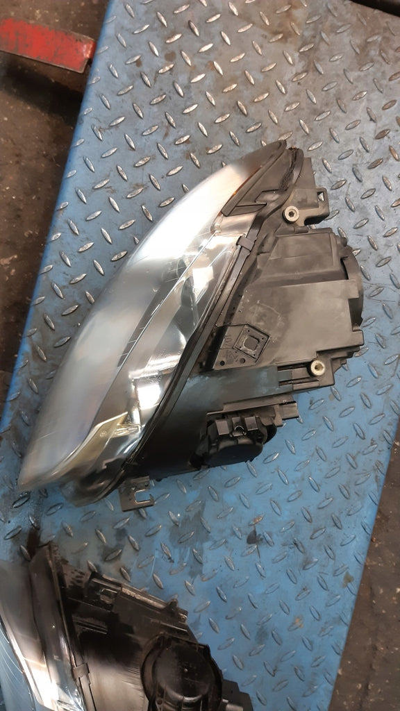 Frontscheinwerfer Audi 8E0941029AS 8E0941030AS Vorderseite Headlight SCH8322410142gi