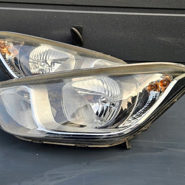 Frontscheinwerfer Hyundai I20 Ein Satz Scheinwerfer Headlight SCH6722726836kc