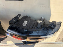 Laden Sie das Bild in den Galerie-Viewer, Frontscheinwerfer Renault Master I 260106174R 260609073R LED Rechts oder Links SCH7511666628jx