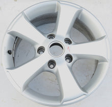 Laden Sie das Bild in den Galerie-Viewer, 1x Alufelge 17 Zoll 7.5" 5x130 50ET Glanz Silber 7P0071497 VW Touareg Rim Wheel FEL3718943709vo