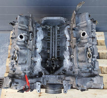 Laden Sie das Bild in den Galerie-Viewer, Motor BMW 5 F11 F10 N63B44A 4.4 2010 Benzin Engine Unkomplett MOT5370135357od