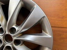 Load image into Gallery viewer, 1x Alufelge 17 Zoll 7.5&quot; 5x114.3 52 5ET 52910-D4250 Kia Optima Rim Wheel