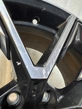 Laden Sie das Bild in den Galerie-Viewer, 1x Alufelge 18 Zoll 8.5" 5x112 36ET Glanz Schwarz 8747286 BMW Rim Wheel FEL2598524984jm