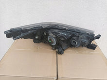 Laden Sie das Bild in den Galerie-Viewer, Frontscheinwerfer Toyota Hilux VIII 0K-177 Links Scheinwerfer Headlight SCH5737574828tr