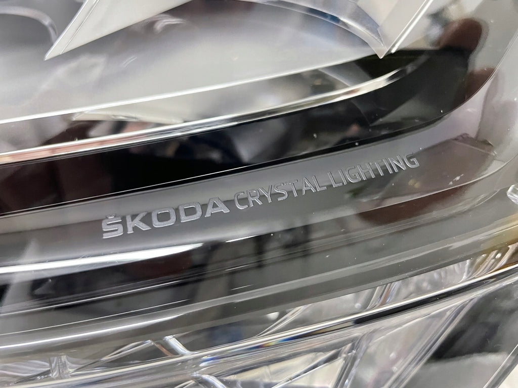 Frontscheinwerfer Skoda Superb III 3V1941015C LED Ein Stück (Rechts oder Links)